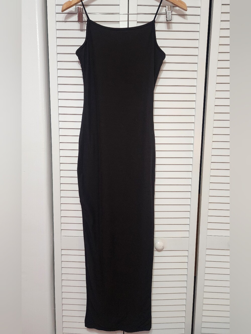 Classic Black Spaghetti Strap Maxi Dress with Right Side Slit